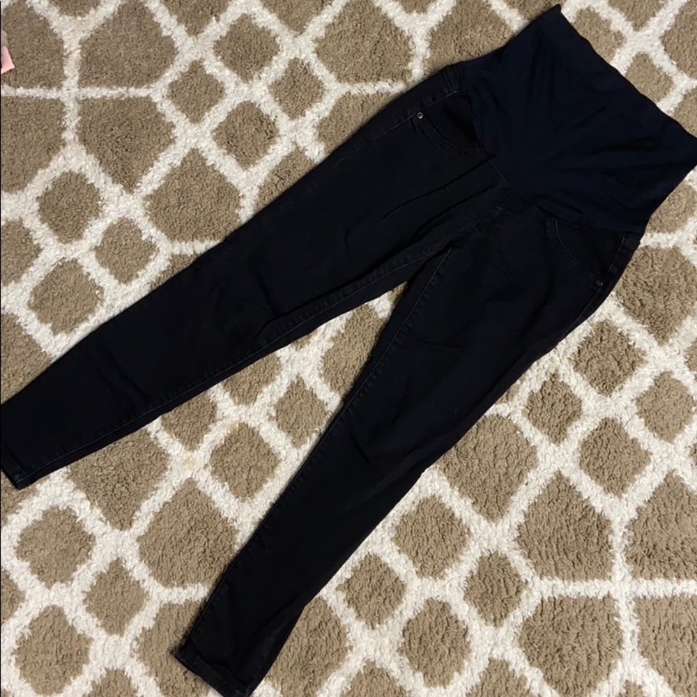 A:Glow maternity jeggings